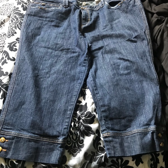 Capris - Picture 2 of 2